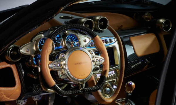 Pagani-Huayra-Epitome_12_Interni_Volante